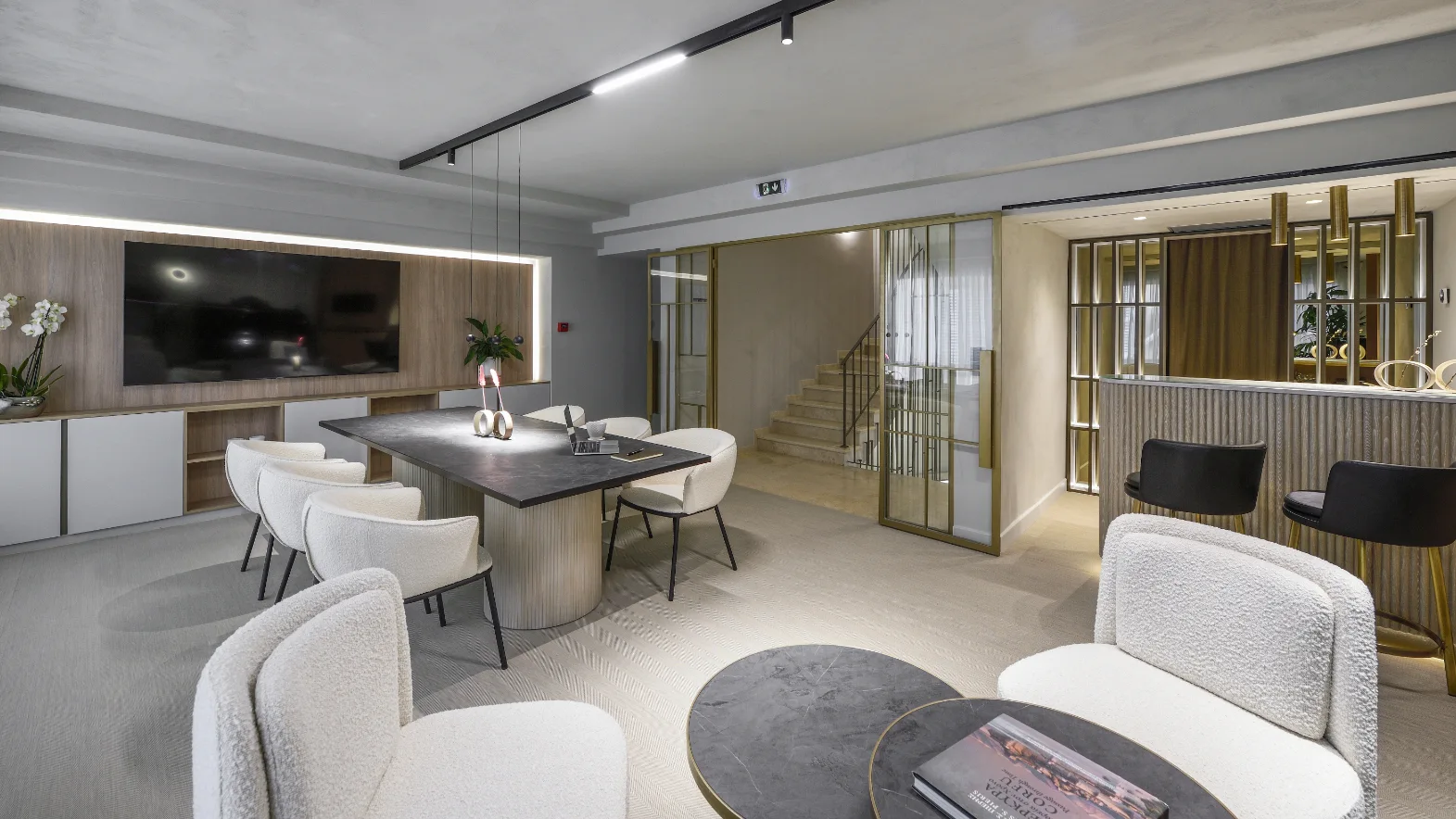 MEETING ROOM